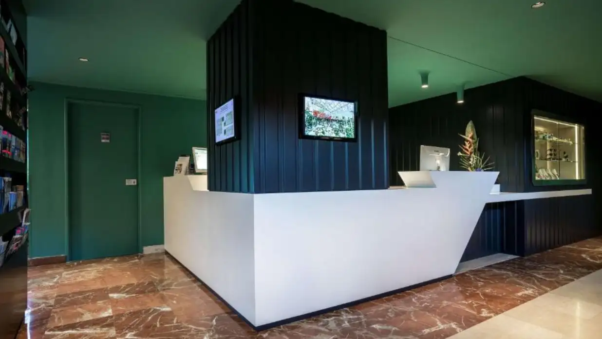 Réception de l'Hôtel La Marina