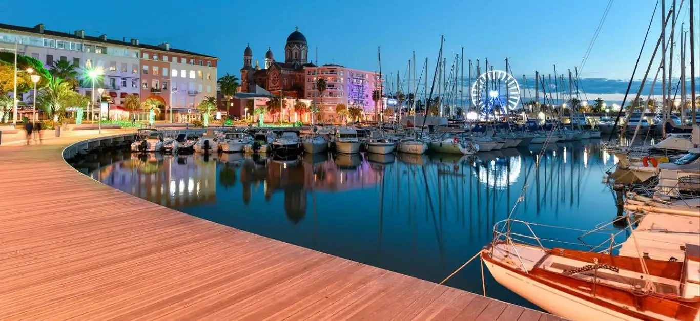 Saint-Raphaël de nuit